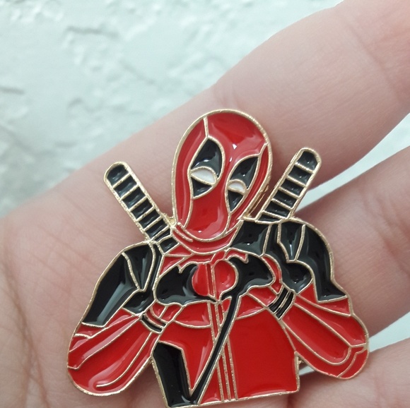 Deadpool Love U ! Brooch pins - Picture 3 of 3